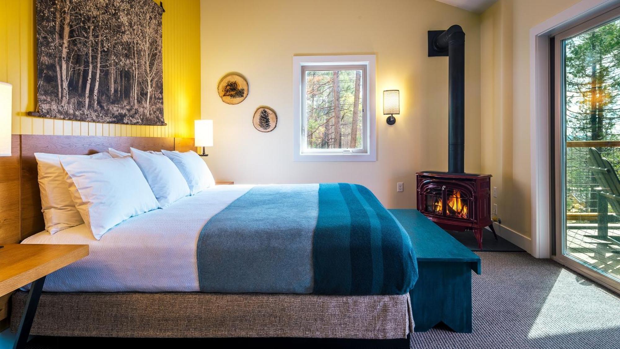Two-Bedroom Villa Twin beds a King Bed